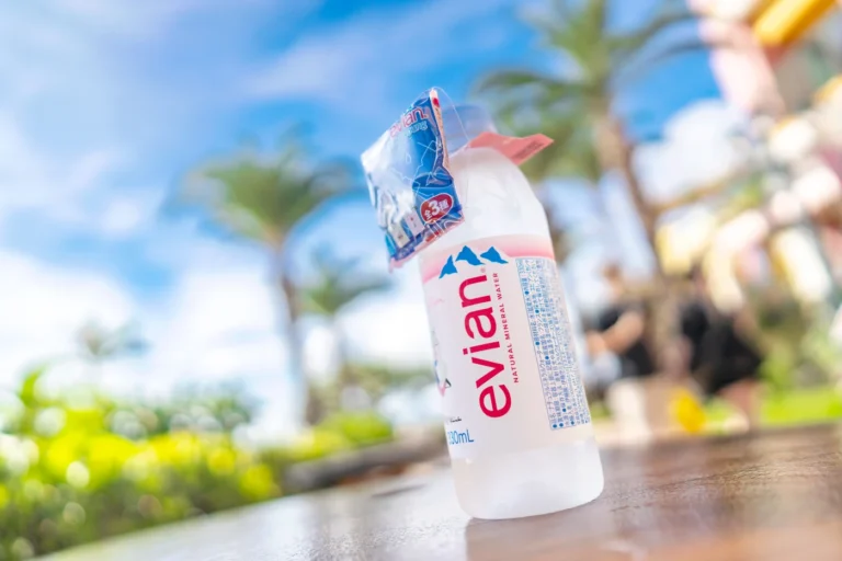 The weather in Okinawa on June 20, 2025: a hot summer day with Evian.