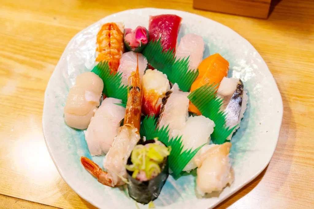 오키나와 맛집 아카쵸우친 모듬 스시 18피스