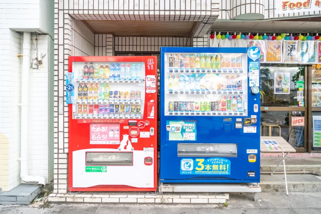 2025년 7월 4일 오키나와 날씨 나미노우에 해수욕장 앞 자판기