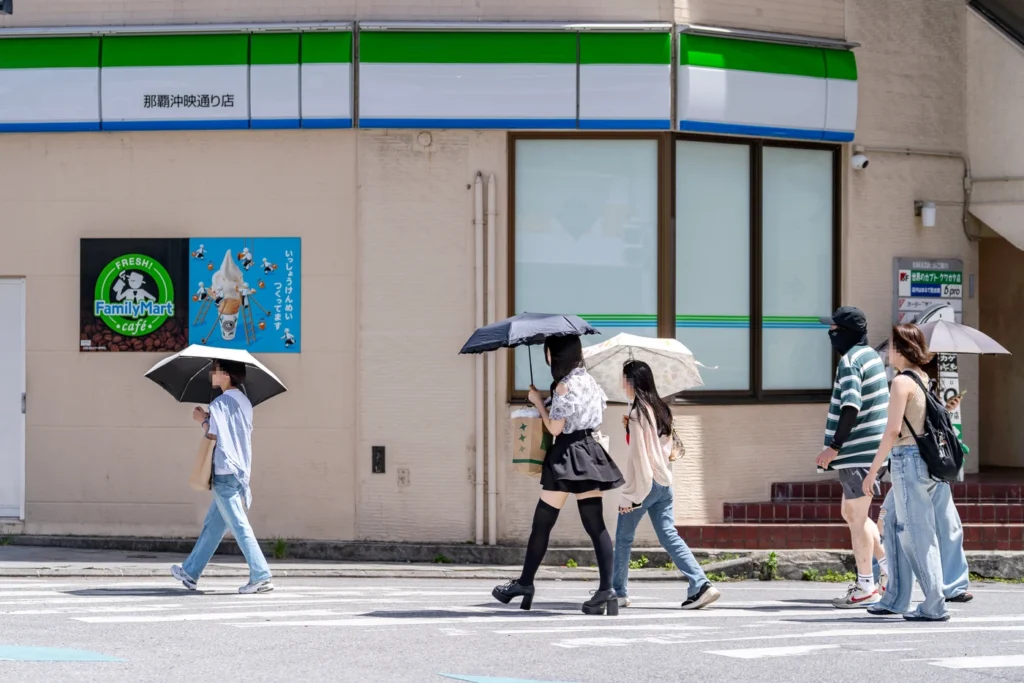 2025년 7월 6일 오키나와 날씨 비가 그치고 햇살이 강렬해진 국제거리