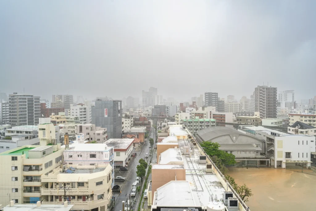 2025년 7월 8일 오키나와 날씨 빗줄기가 점점 굵어지는 미에바시의 모습