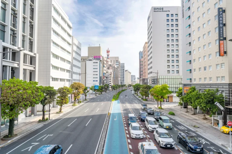 Weather in Okinawa in July and traffic conditions on Route 58