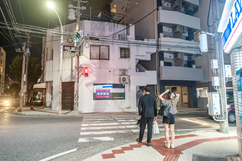 7월 오키나와 날씨 저녁 미에바시 사람들의 복장