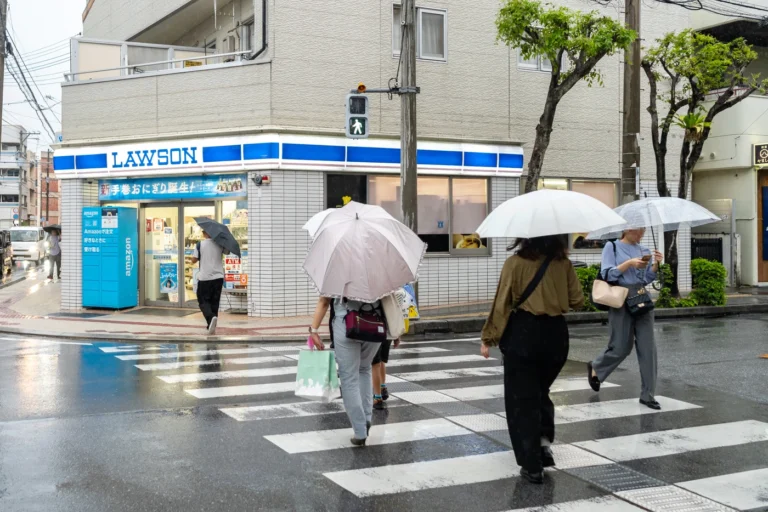 7月17日冲绳天气，晚上在美荣桥有小雨。