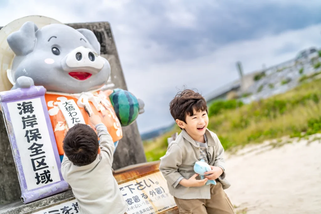 오키나와 스냅 마스코트 괴롭히기