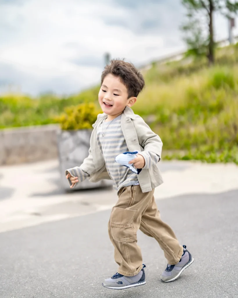 오키나와 스냅 신나게 뛰어가는 아이