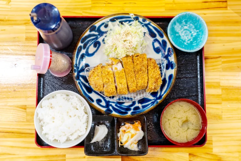 沖繩美食傳統阿古豬豬排菜單