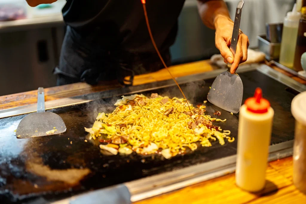 오키나와 맛집 이치겐야 오므소바 만드는 모습