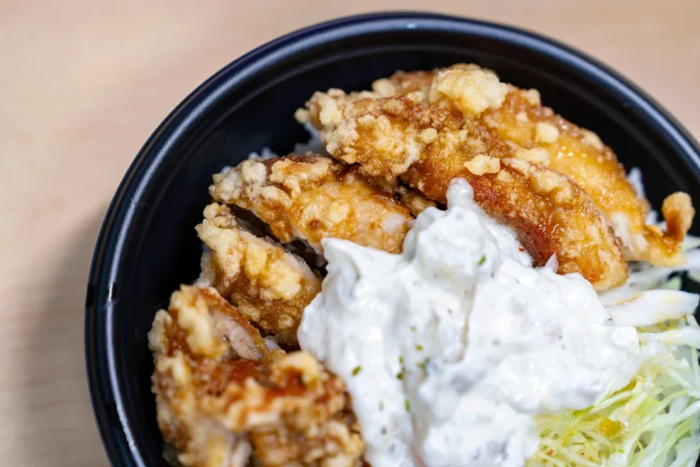 Detailed view of Okinawa's gourmet spot: Karaage Jinkara Chicken Nanban-don
