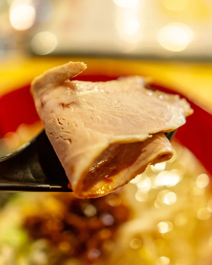 국제거리 맛집 류야 라멘 돼지고기 고명