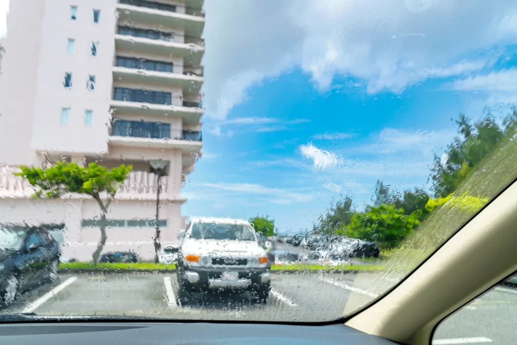 On 15th August 2025, the weather in Okinawa showed a rainy afternoon. The rain lightly fell for about 30 minutes against the blue sky.