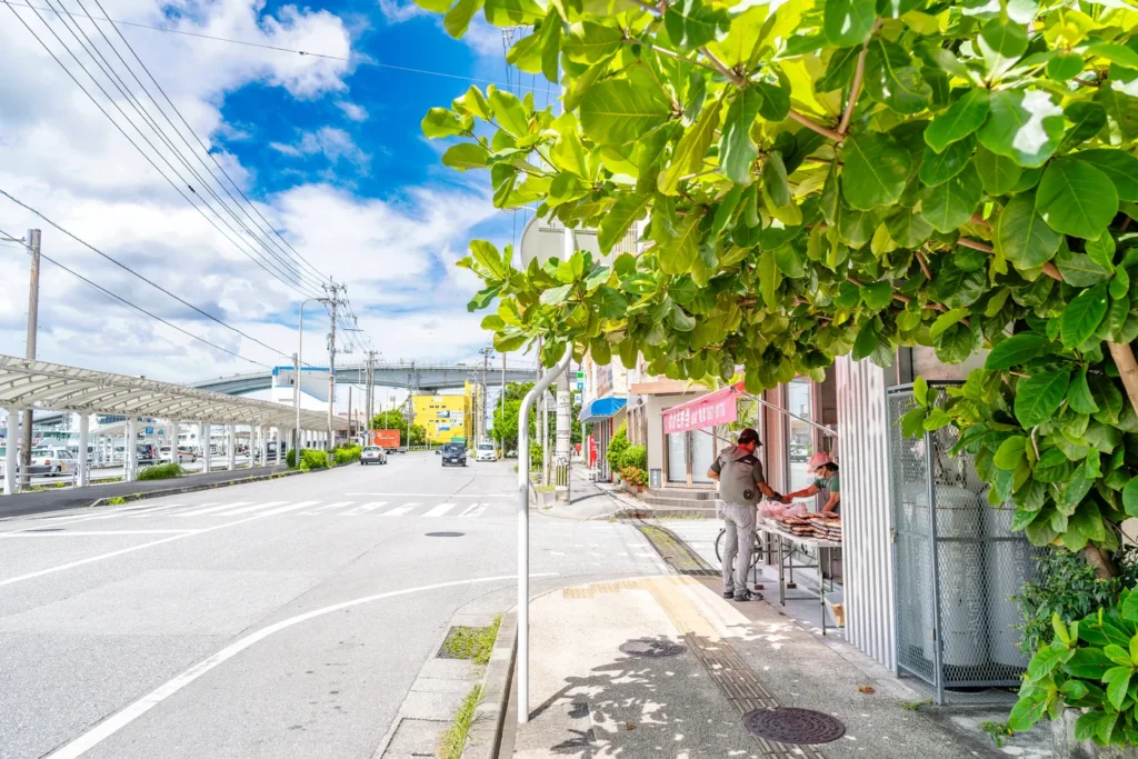 冲绳美食店在若狭便当街看到的景象