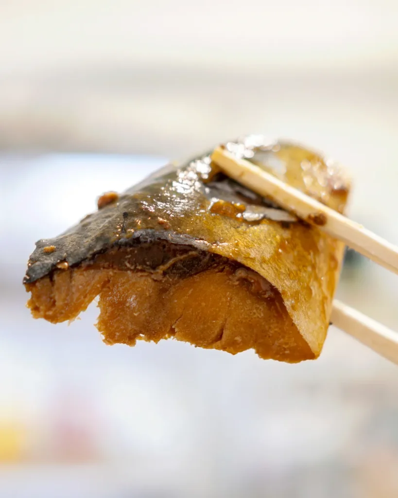 冲绳美食店若狭便当美味的鱼片