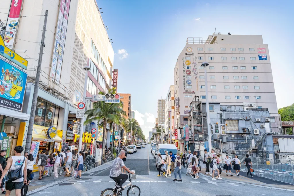 Okinawa Weather on 27th August 2025: The sight of numerous tourists at the entrance of Makishi Market in the heart of Kokusai Street.