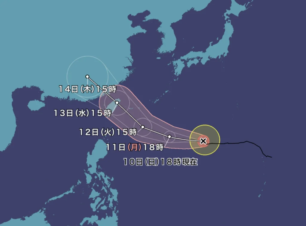 2025년 8월 10일 오키나와 날씨 11호 태풍 버들의 예상 경로이다. 계속해서 변하고 있다.
