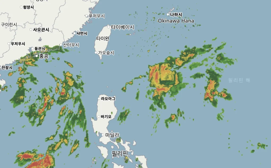 2025年8月17日沖繩天氣 沖繩南部形成了熱帶低氣壓雲層,但路徑尚不明確。