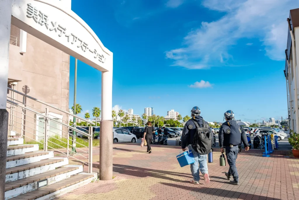 환풍복을 입고 있는 노동자들