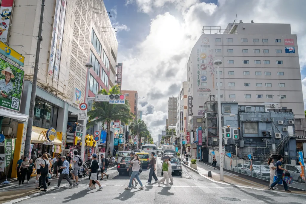 오키나와 날씨 2025년 9월 22일 국제거리 마키시 시장 입구