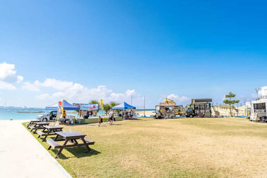 행사 준비 중인 선셋 비치