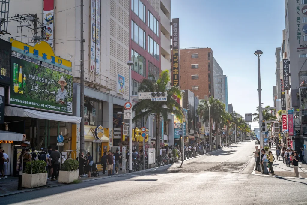 오후 늦은 시간 국제거리 마키시 시장 입구 모습