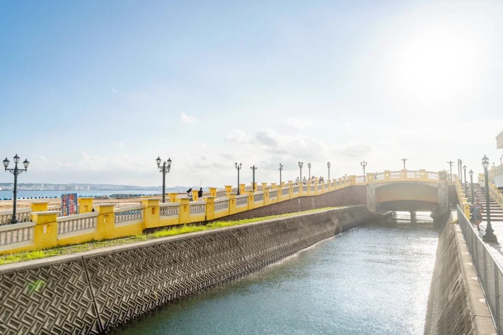 정오 즈음 데포 아일랜드 햇살