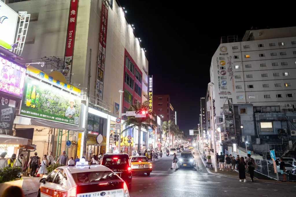 국제거리 밤거리의 모습