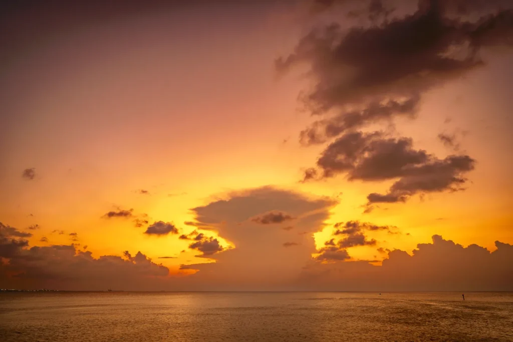 아메리칸 빌리지의 노을