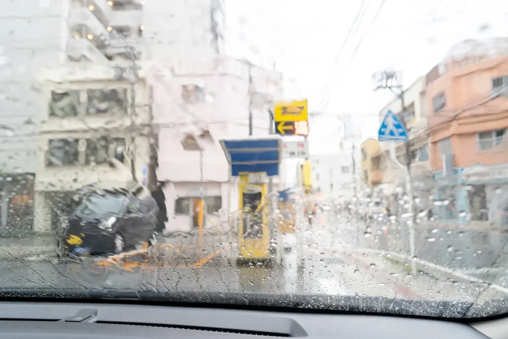 비가 많이 내리는 오후