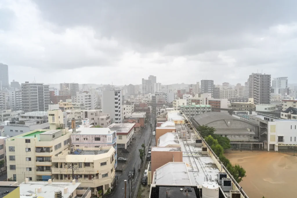 오전 비내리는 오키나와