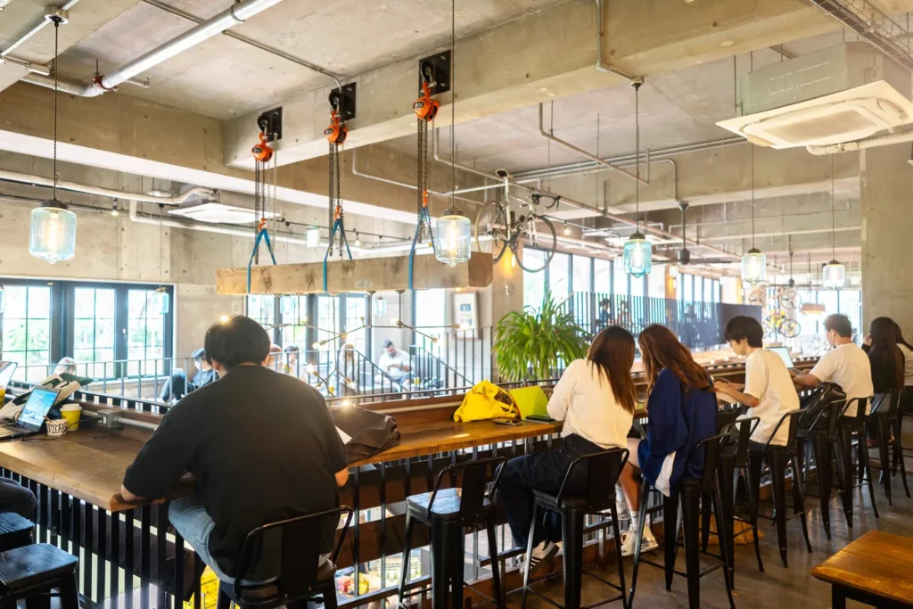 지바코 커피에는 사람이 많았다