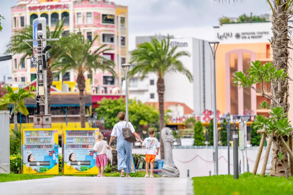 비가 그친 아메리칸 빌리지