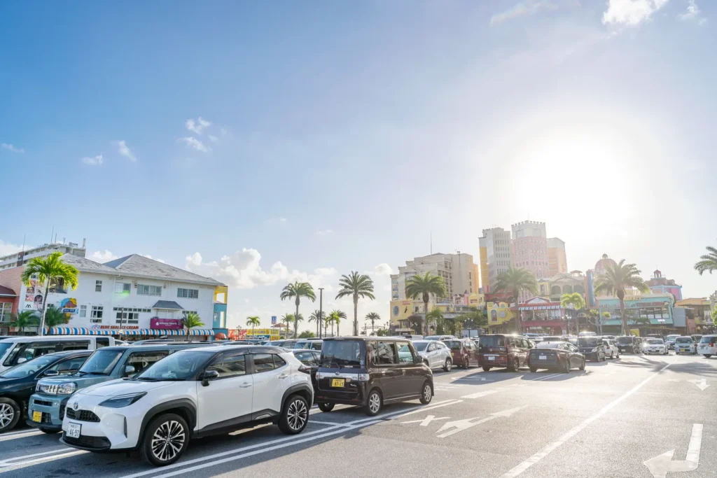 오후 늦은 시간 아메리칸 빌리지 데포 아일랜드 햇살이 강렬했다