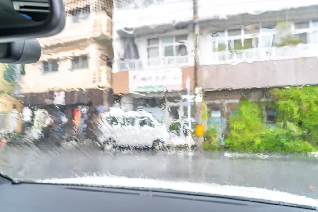 폭우가 쏟아지는 오키나와 나하의 모습