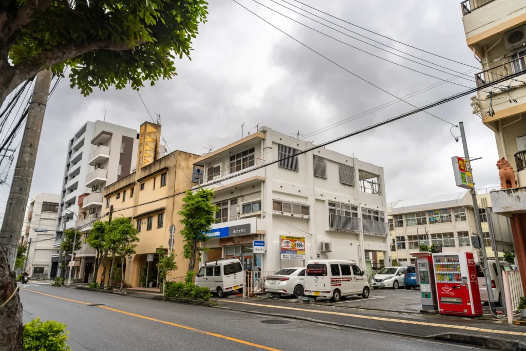 흐린 오키나와 미에바시의 모습