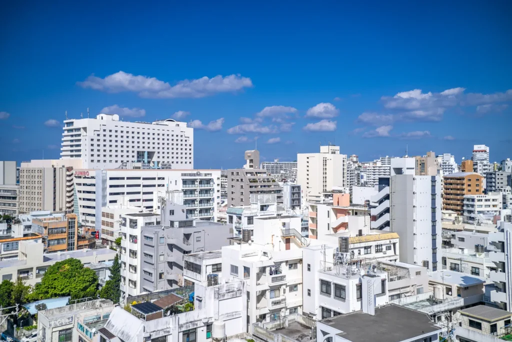 아침 오키나와 토마리 항구 일대의 모습
