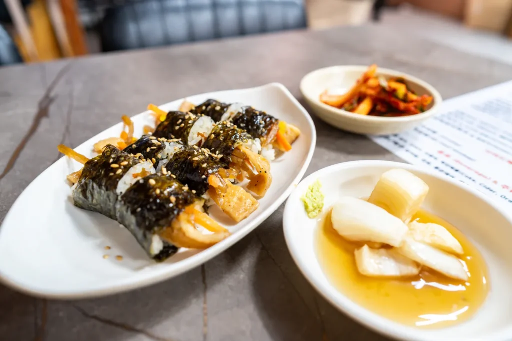 꼬마김밥과 양파소스