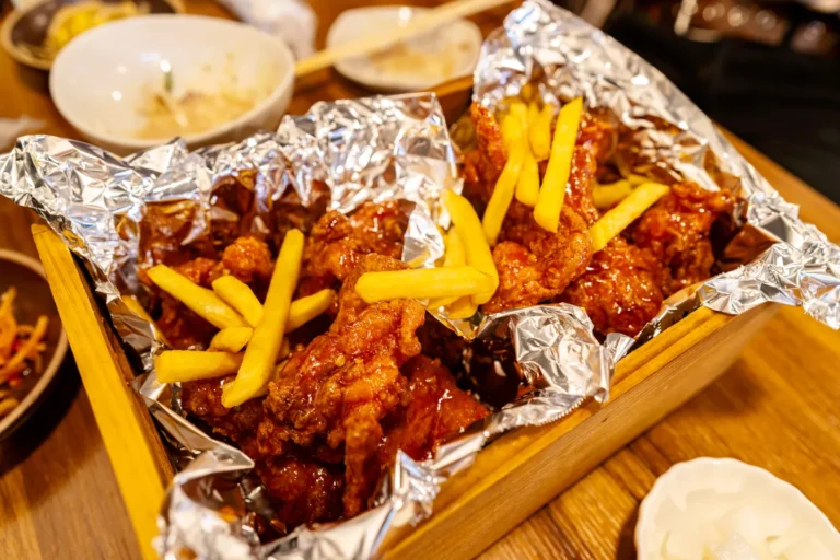 Papachikin — halb Yangnyeom-Chicken, halb scharfes Yangnyeom-Chicken