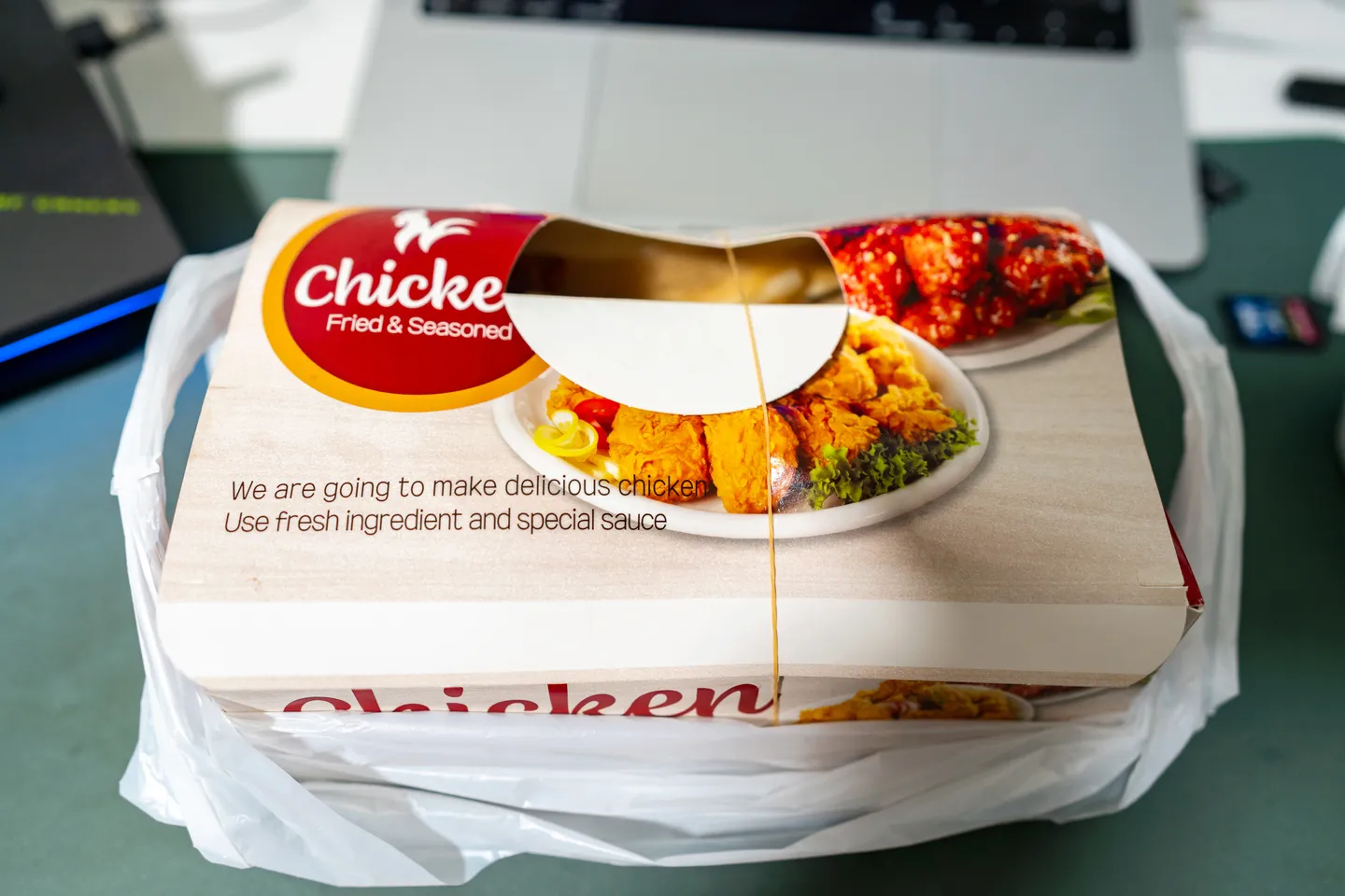 verpacktes Hähnchen zum Mitnehmen