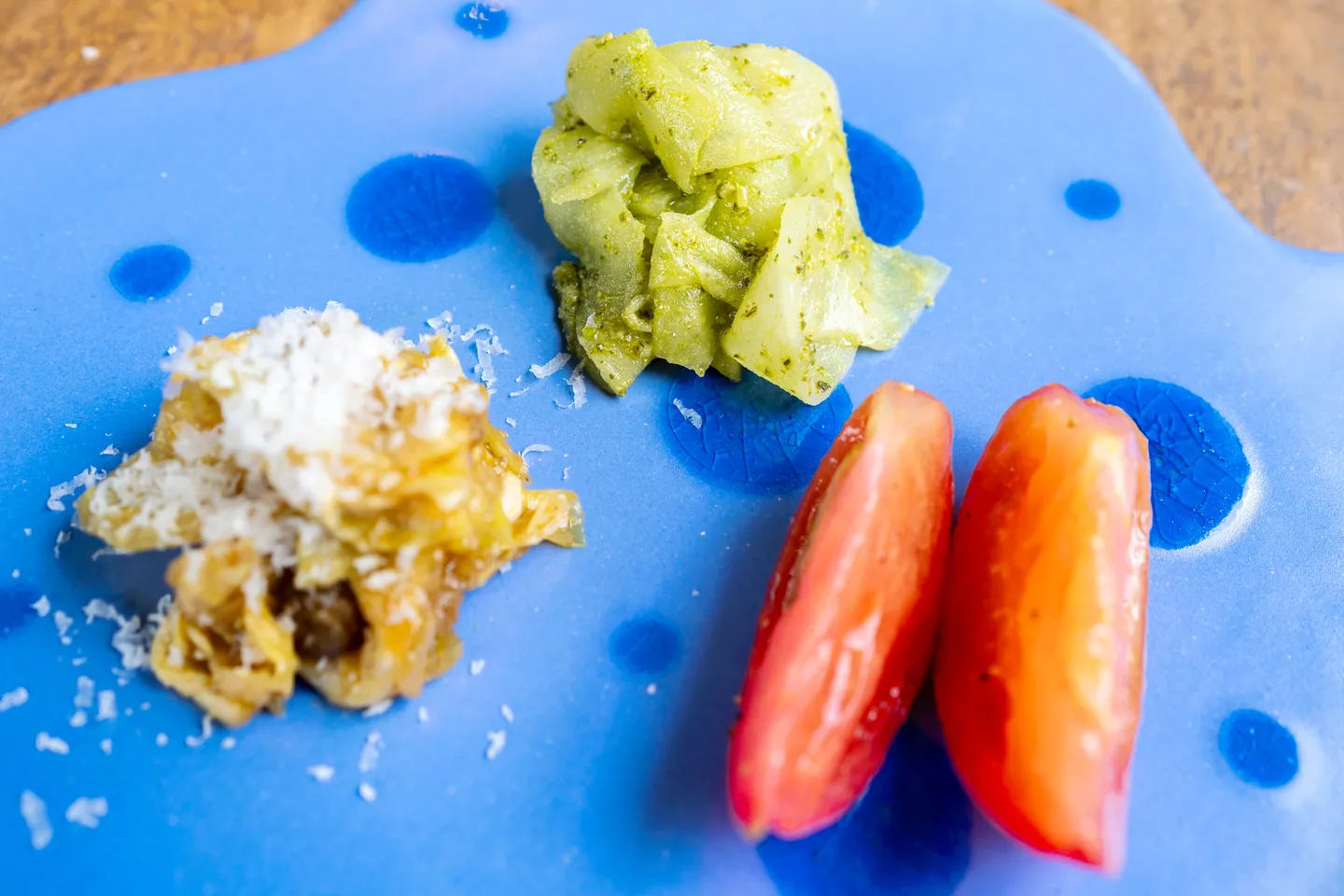 Side dishes are served together.