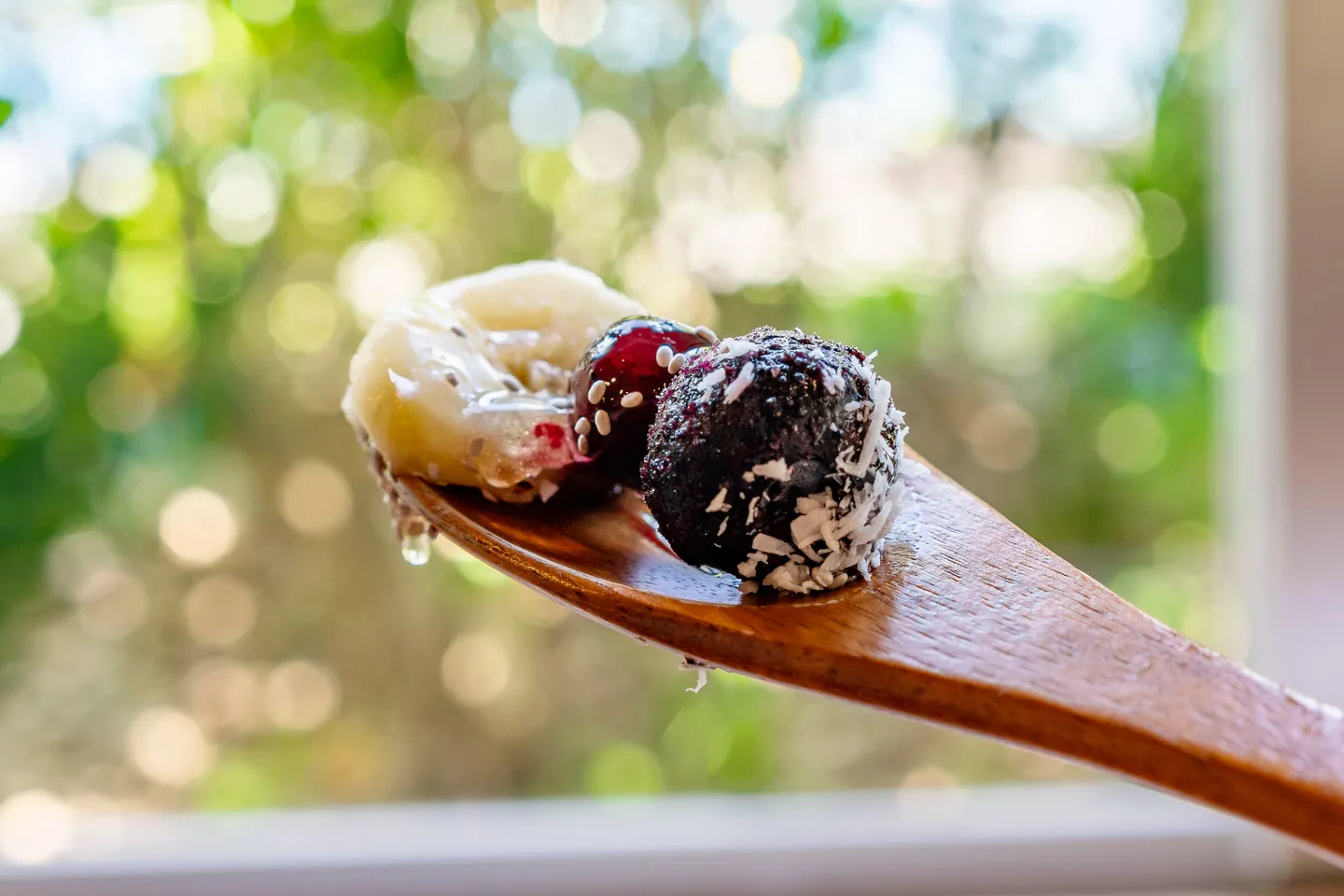 Eissorbet und Acai-Bowl unterscheiden sich leicht in ihrer Zusammensetzung und im Geschmack.
