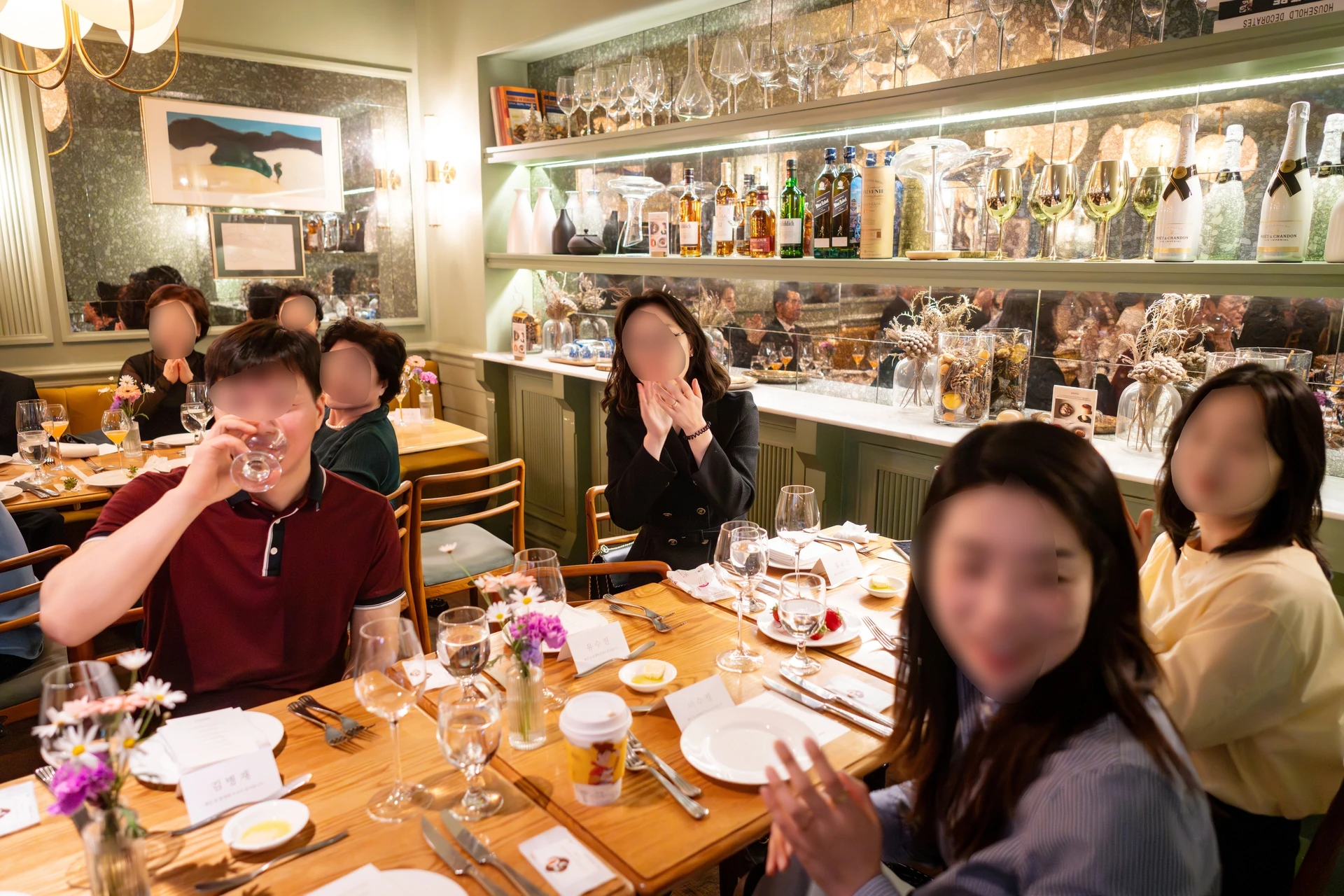신부측 친구들의 테이블