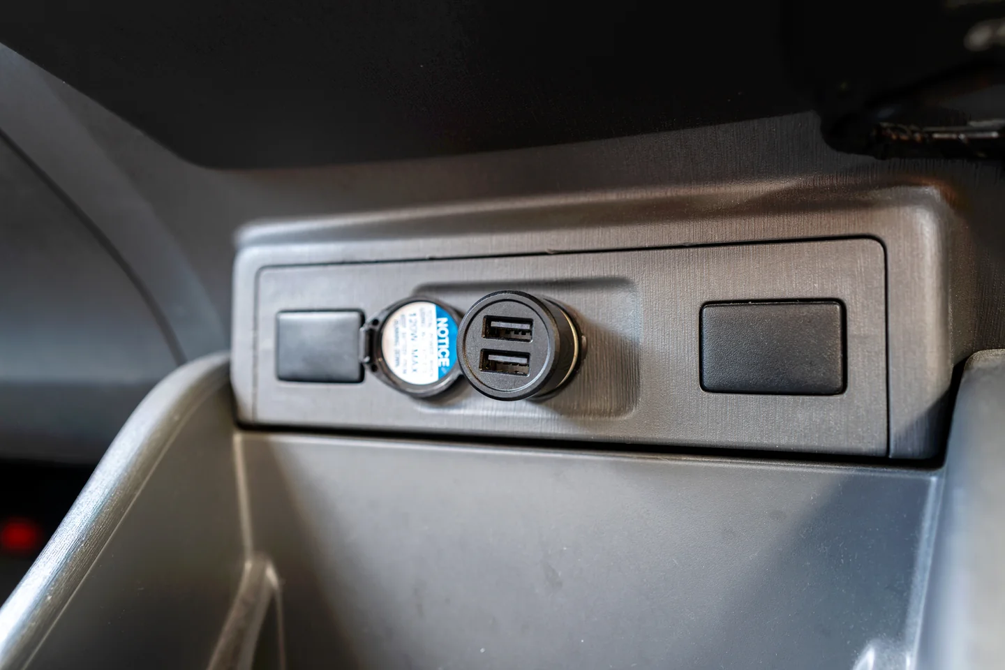 USB A타입 충전 포트 두 개